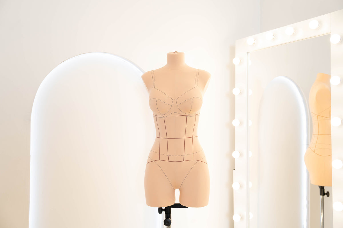 <p><strong>Penelope</strong> — an ultra‑soft mannequin <br/>for sewing lingerie, corsets and other items.</p>