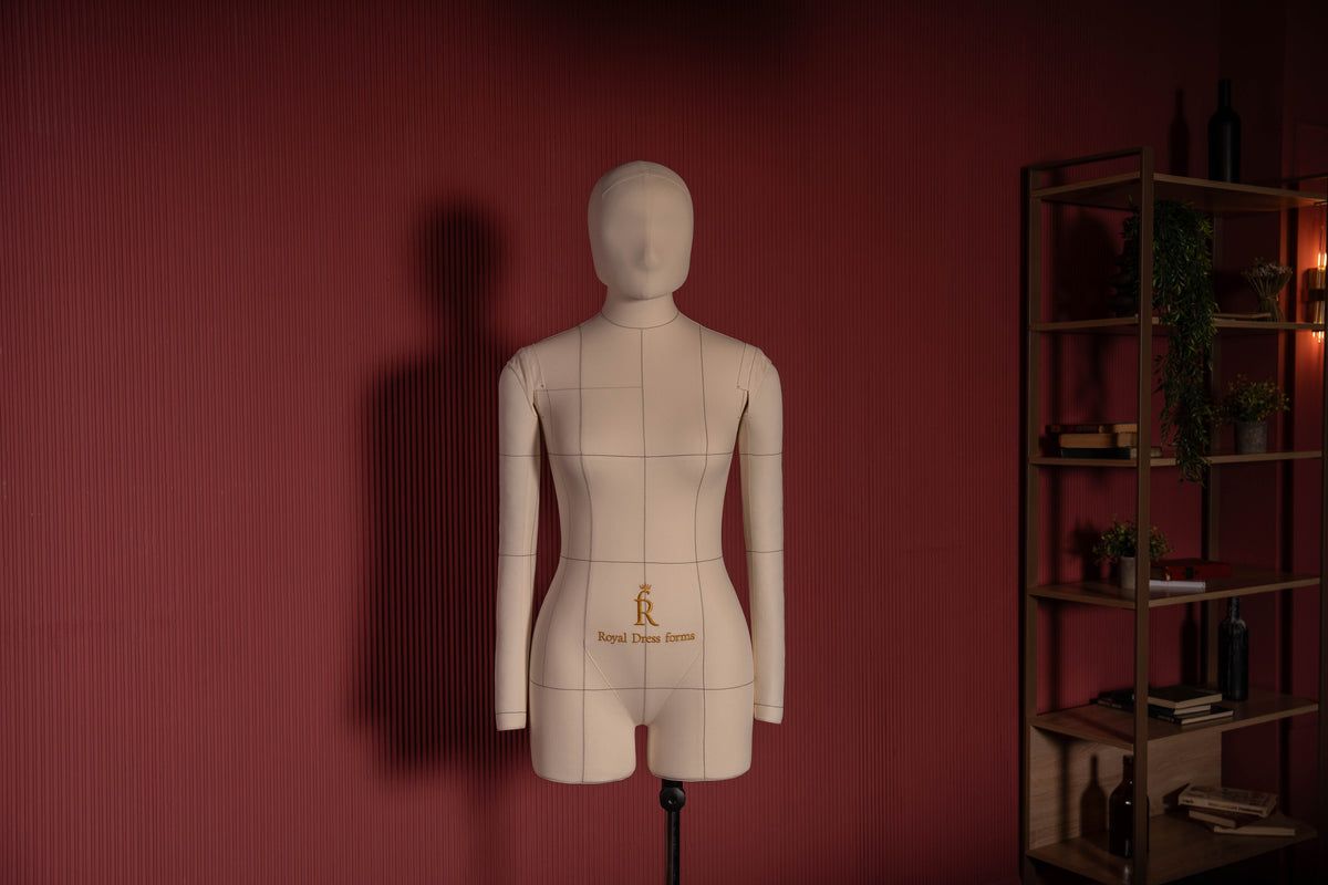 <p><strong>Monica&nbsp;</strong>—&nbsp;the royal choice for a perfect fit and inspiration.</p>